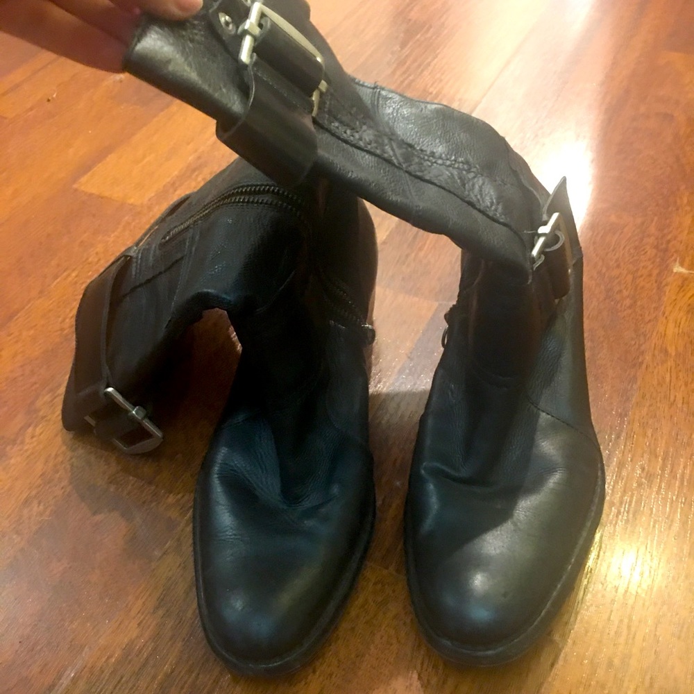 Vera Wang boots